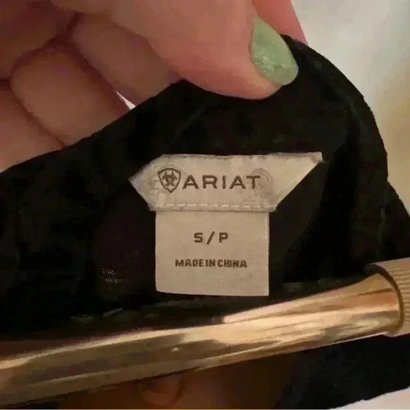 Ariat Women’s Velvet Damask Print Tunic - Small - Picture 4 of 4